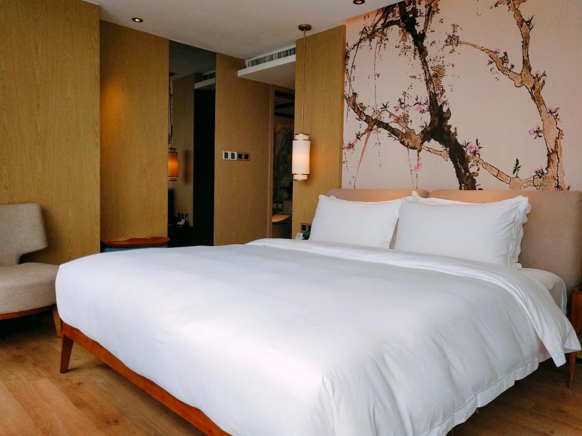 Howard Johnson Riverview Hotel Guangzhou Dış mekan fotoğraf