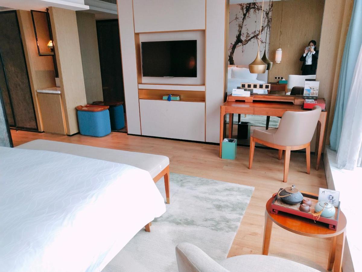 Howard Johnson Riverview Hotel Guangzhou Dış mekan fotoğraf