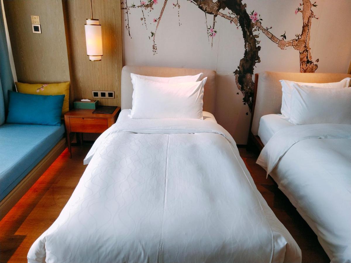 Howard Johnson Riverview Hotel Guangzhou Dış mekan fotoğraf