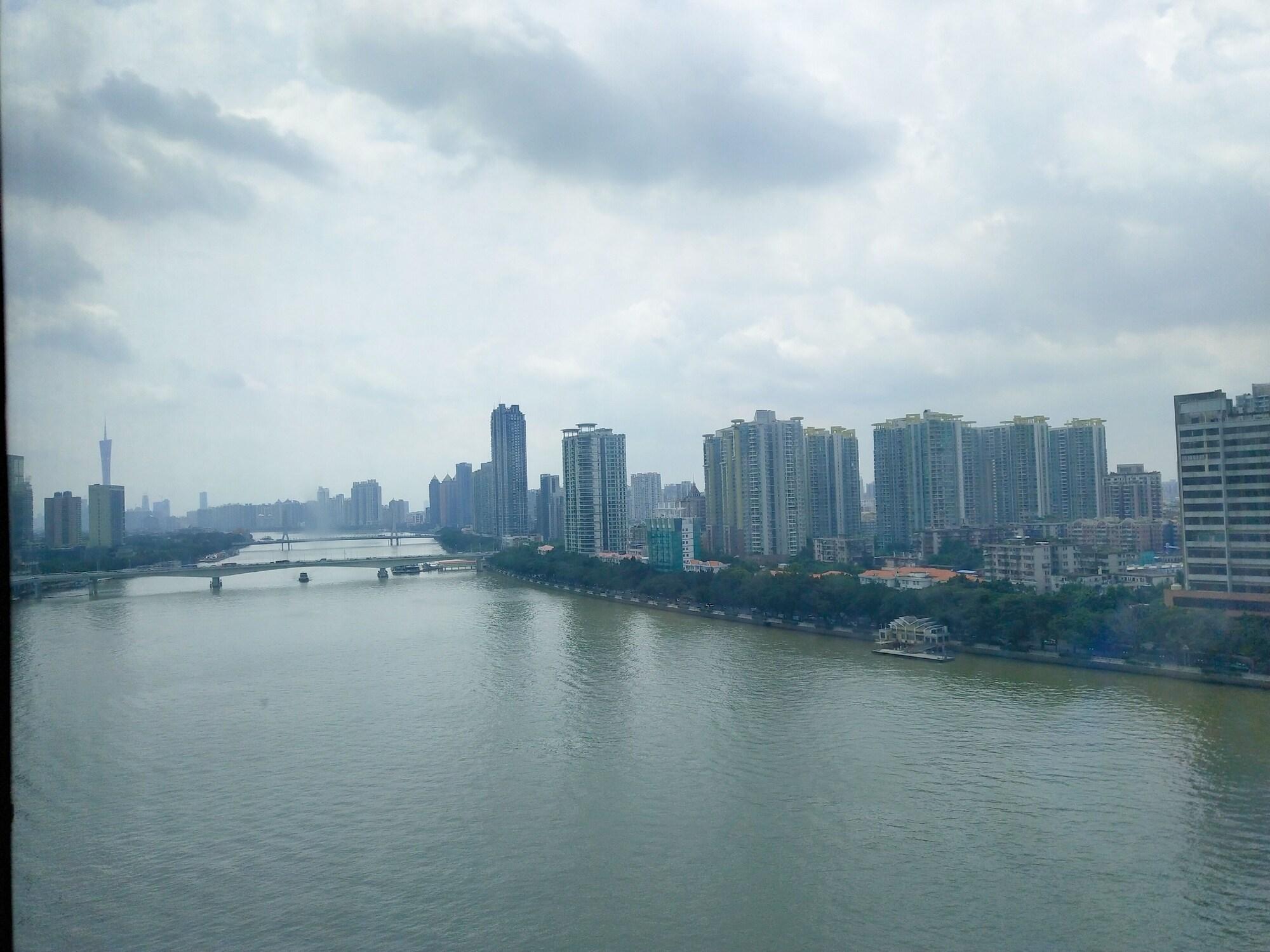 Howard Johnson Riverview Hotel Guangzhou Dış mekan fotoğraf